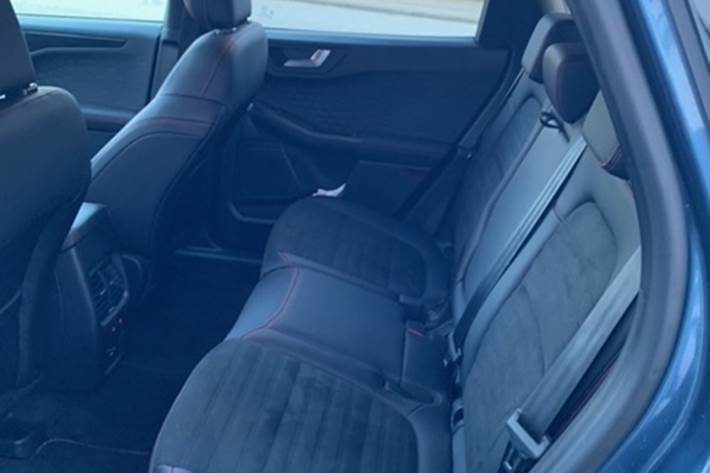 Blå Ford Kuga fra 2020