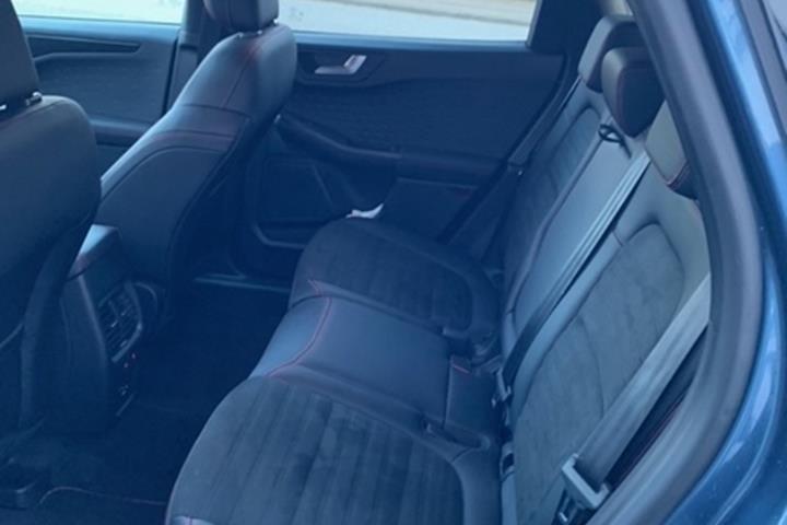 Blå Ford Kuga fra 2020