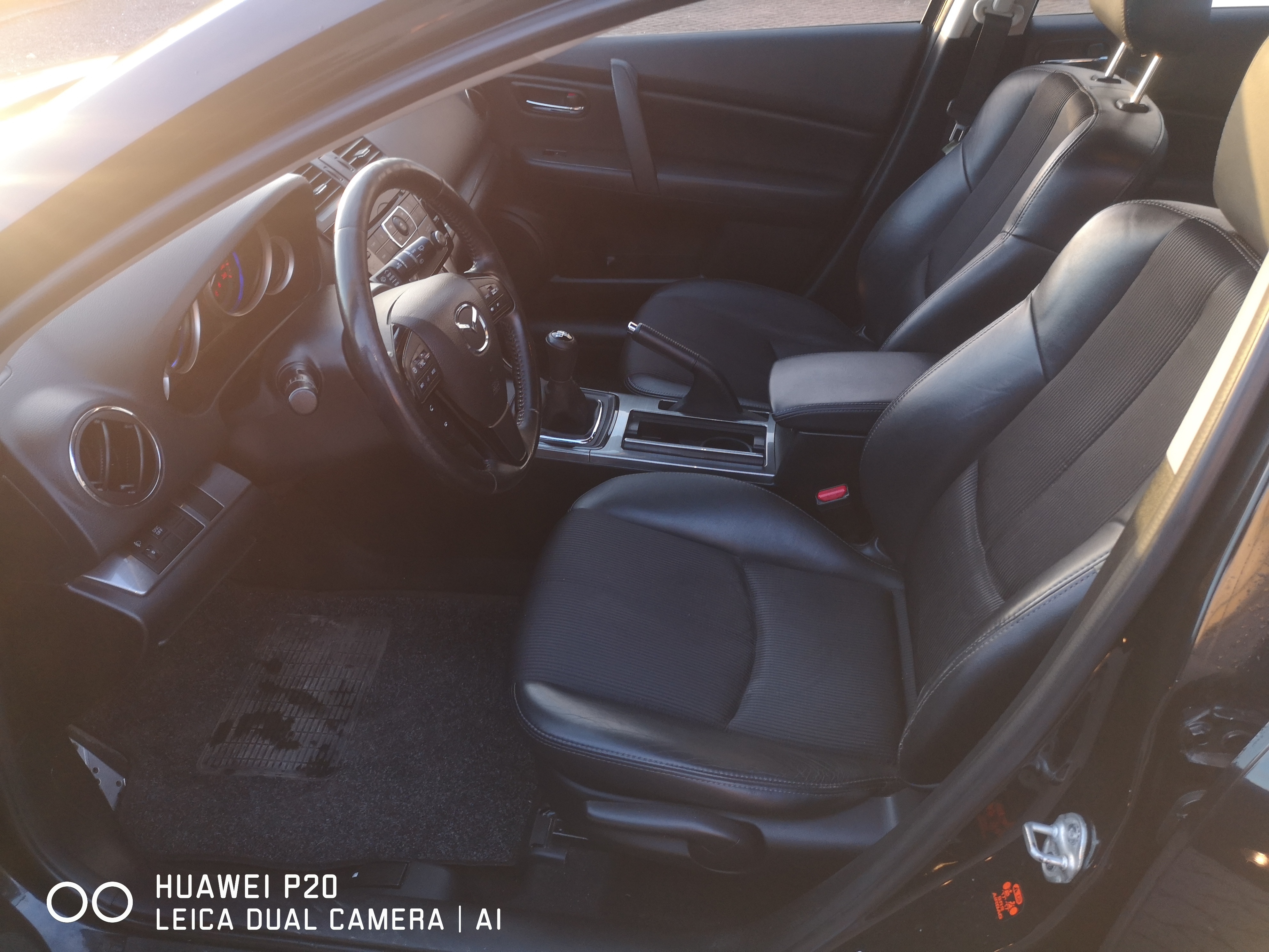 Sort Mazda 6 fra 2010