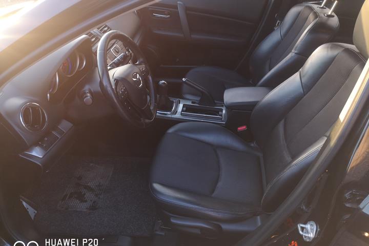 Sort Mazda 6 fra 2010