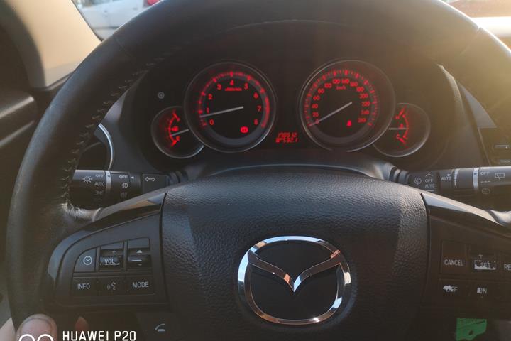 Sort Mazda 6 fra 2010