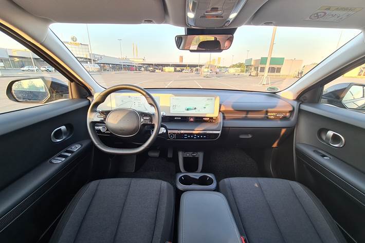Grå Hyundai Ioniq 5 fra 2022