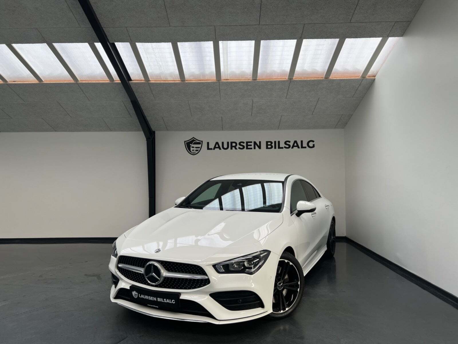 Hvid Mercedes CLA250 fra 2020