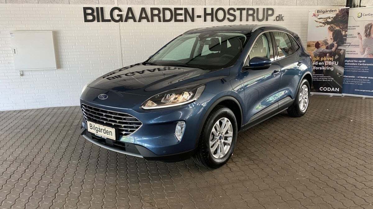 Blå Ford Kuga fra 2021
