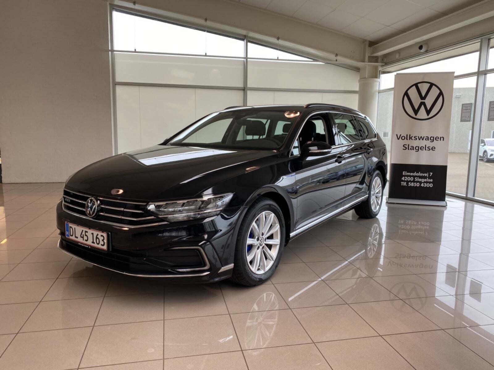 Sort VW Passat fra 2022