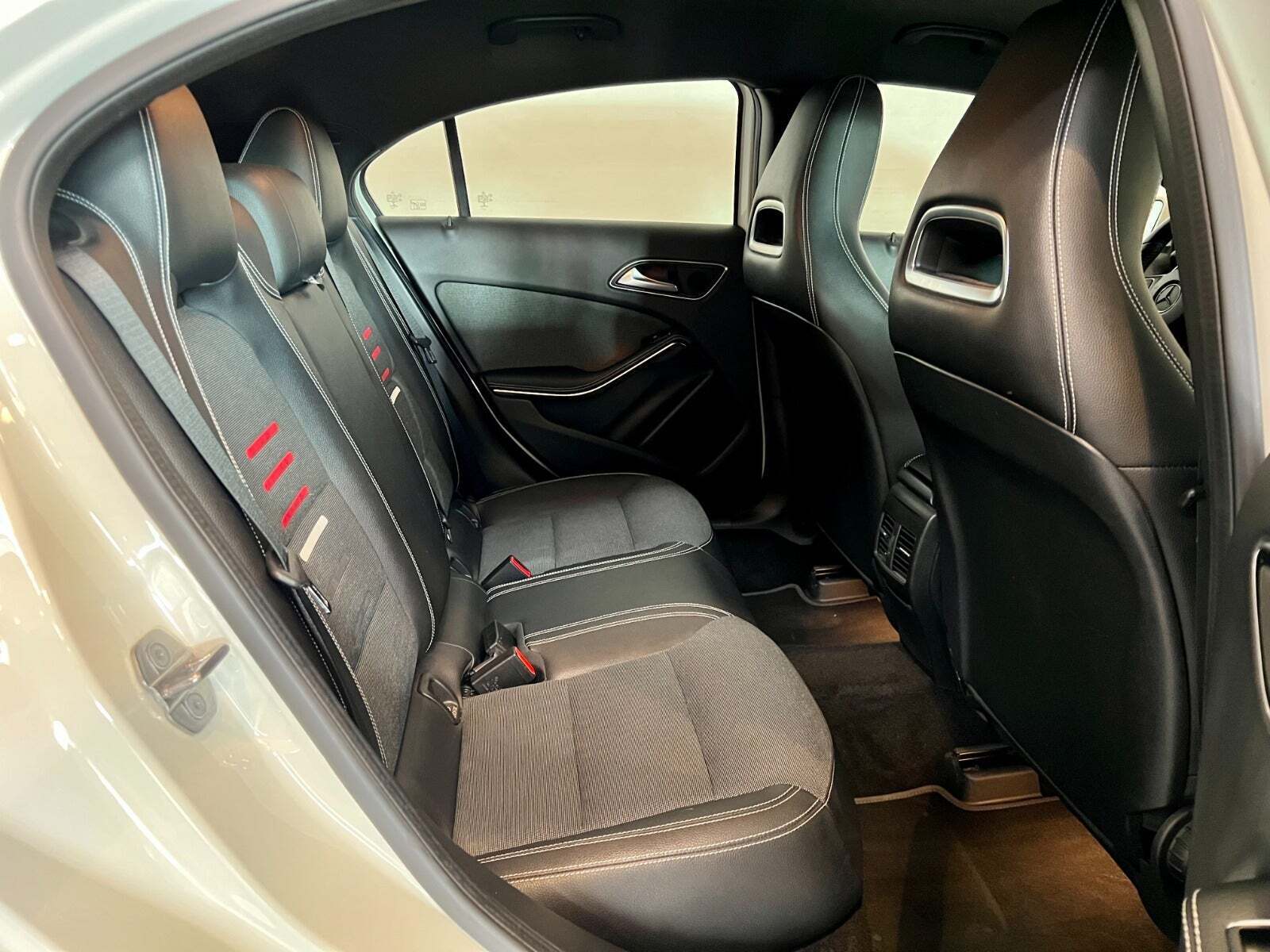 Hvid Mercedes A200 d fra 2018