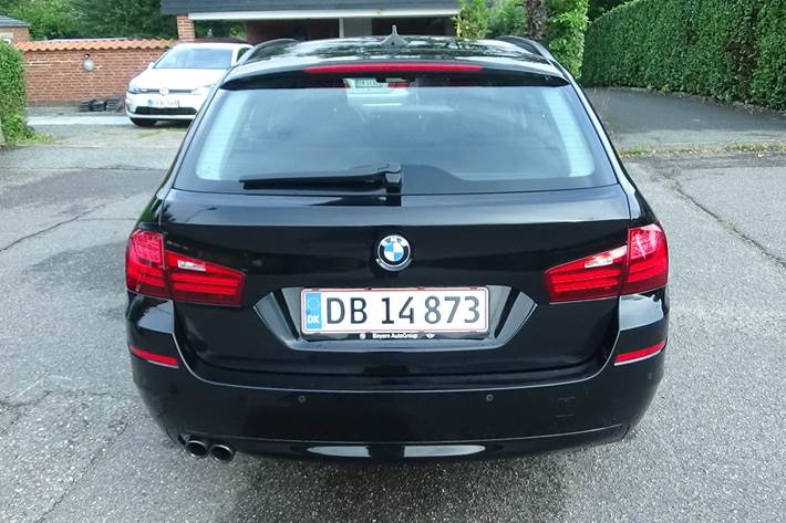 Sort BMW 525d fra 2015