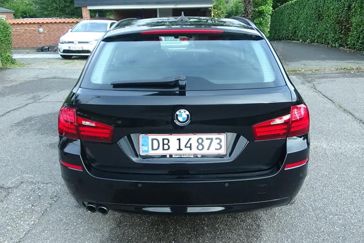 Sort BMW 525d fra 2015