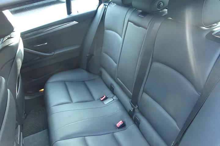 Sort BMW 525d fra 2015
