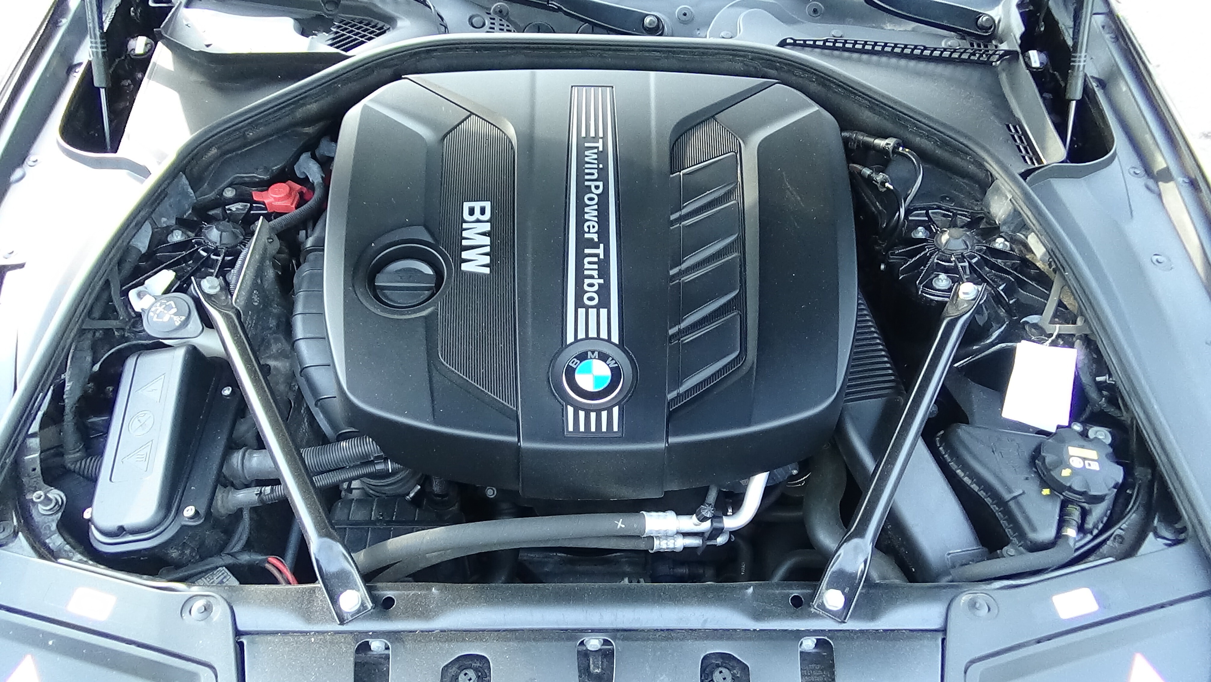 Sort BMW 525d fra 2015