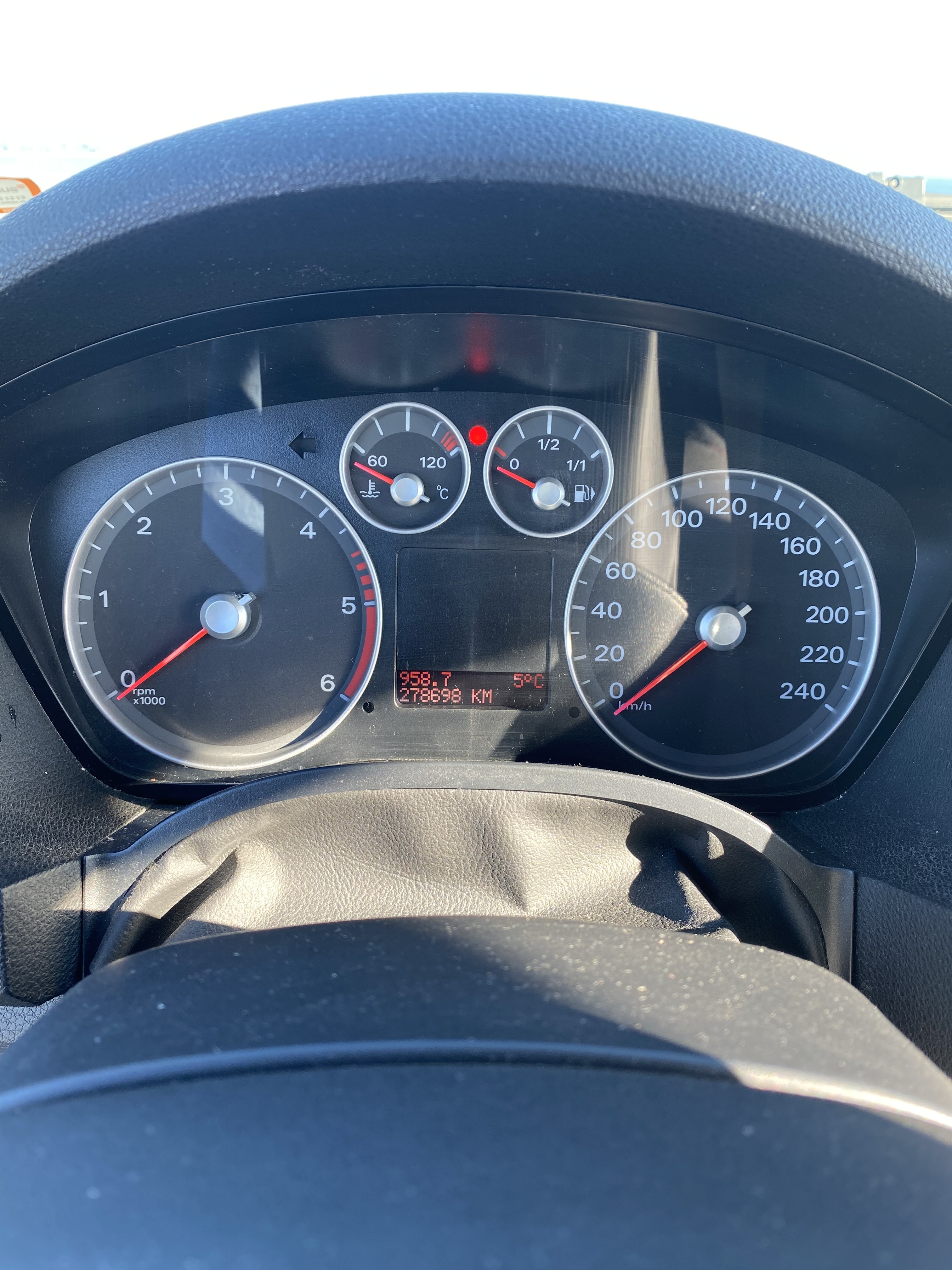 Grå Ford C-MAX fra 2007