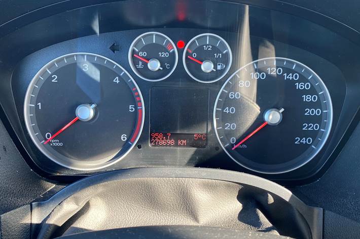 Grå Ford C-MAX fra 2007