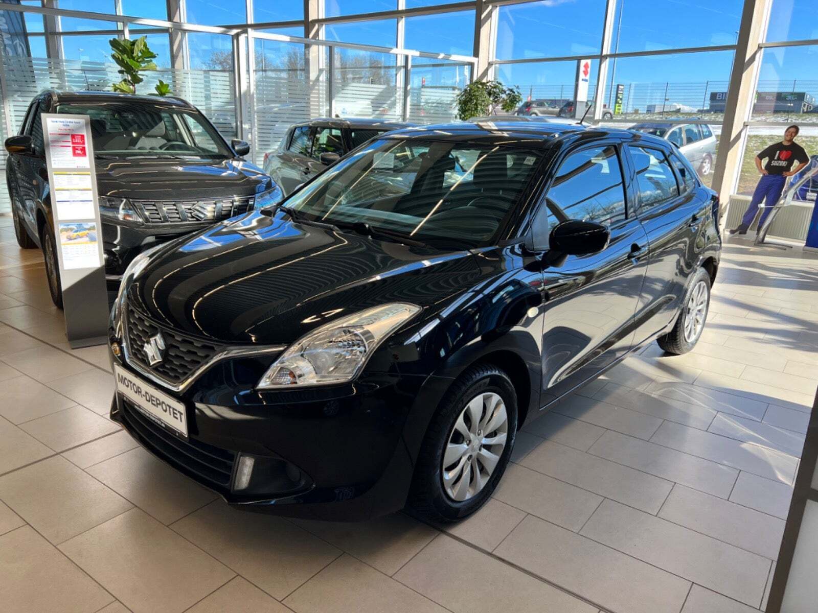 Grå Suzuki Baleno fra 2018