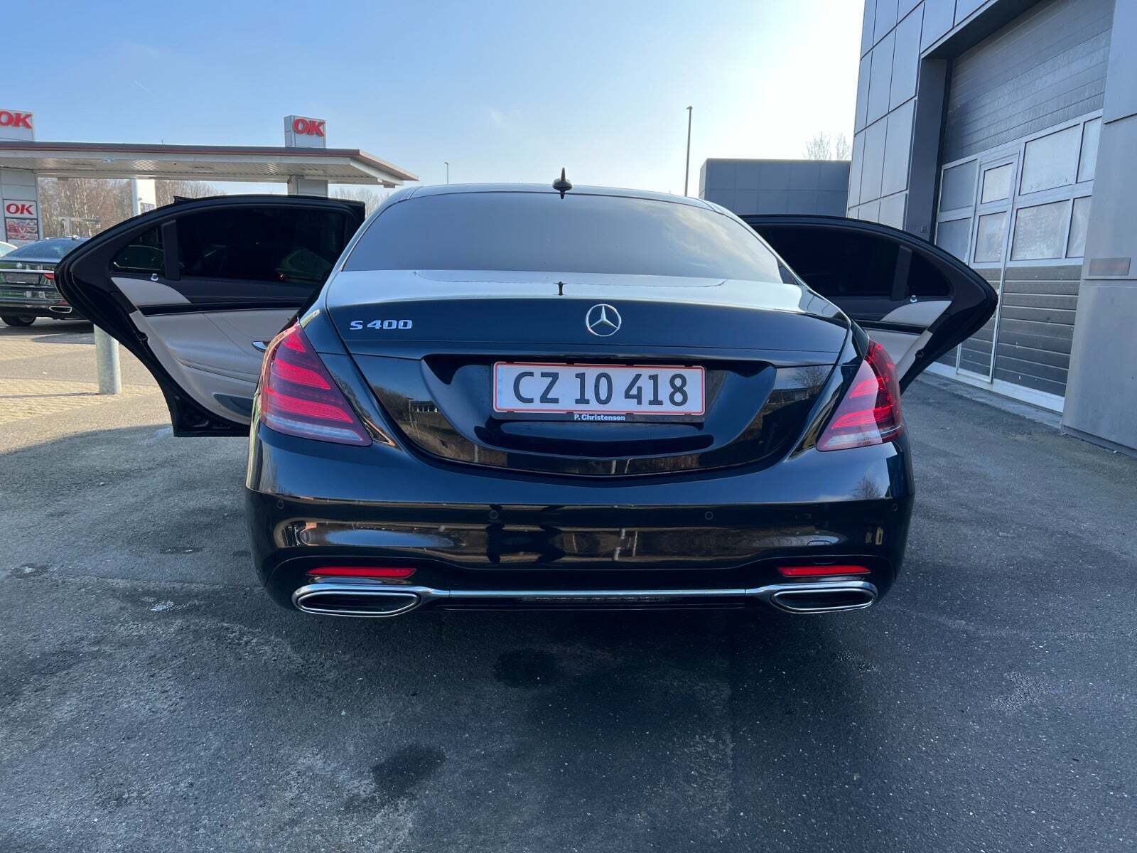 Grå Mercedes S400 d fra 2018