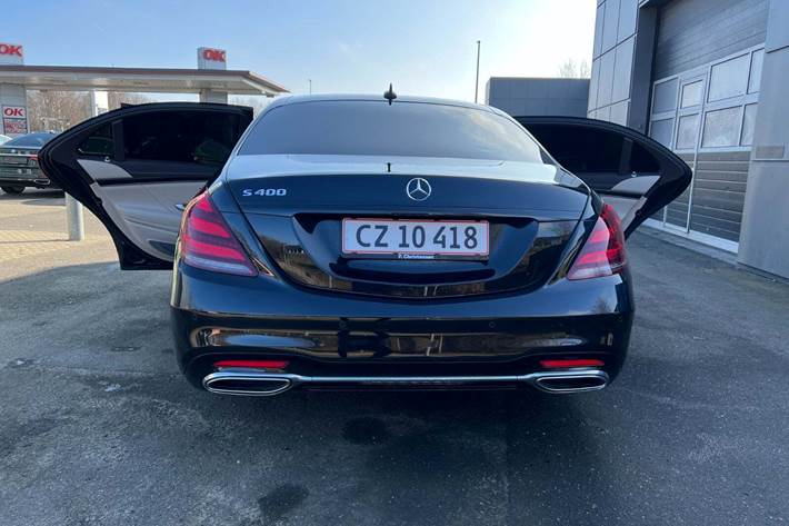 Grå Mercedes S400 d fra 2018