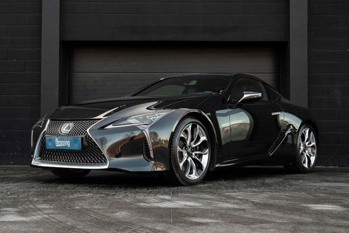 Grå Lexus LC500 fra 2017