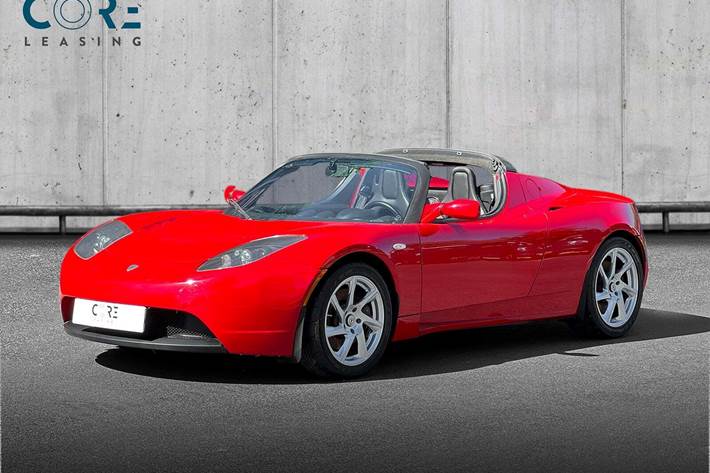 Rød Tesla Roadster fra 2009