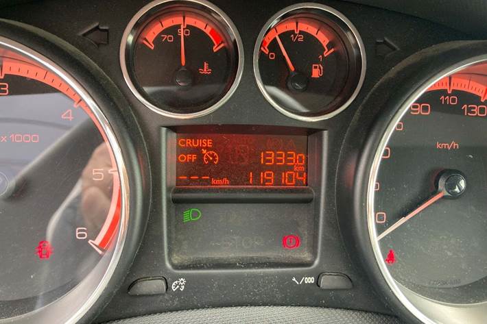 Sort Peugeot 308 fra 2013