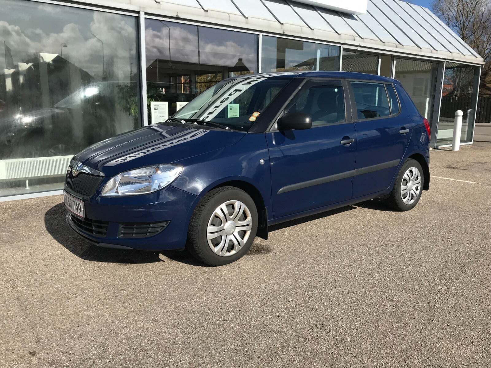 Blå Skoda Fabia fra 2010