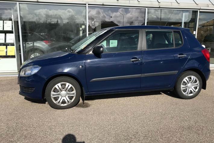 Blå Skoda Fabia fra 2010