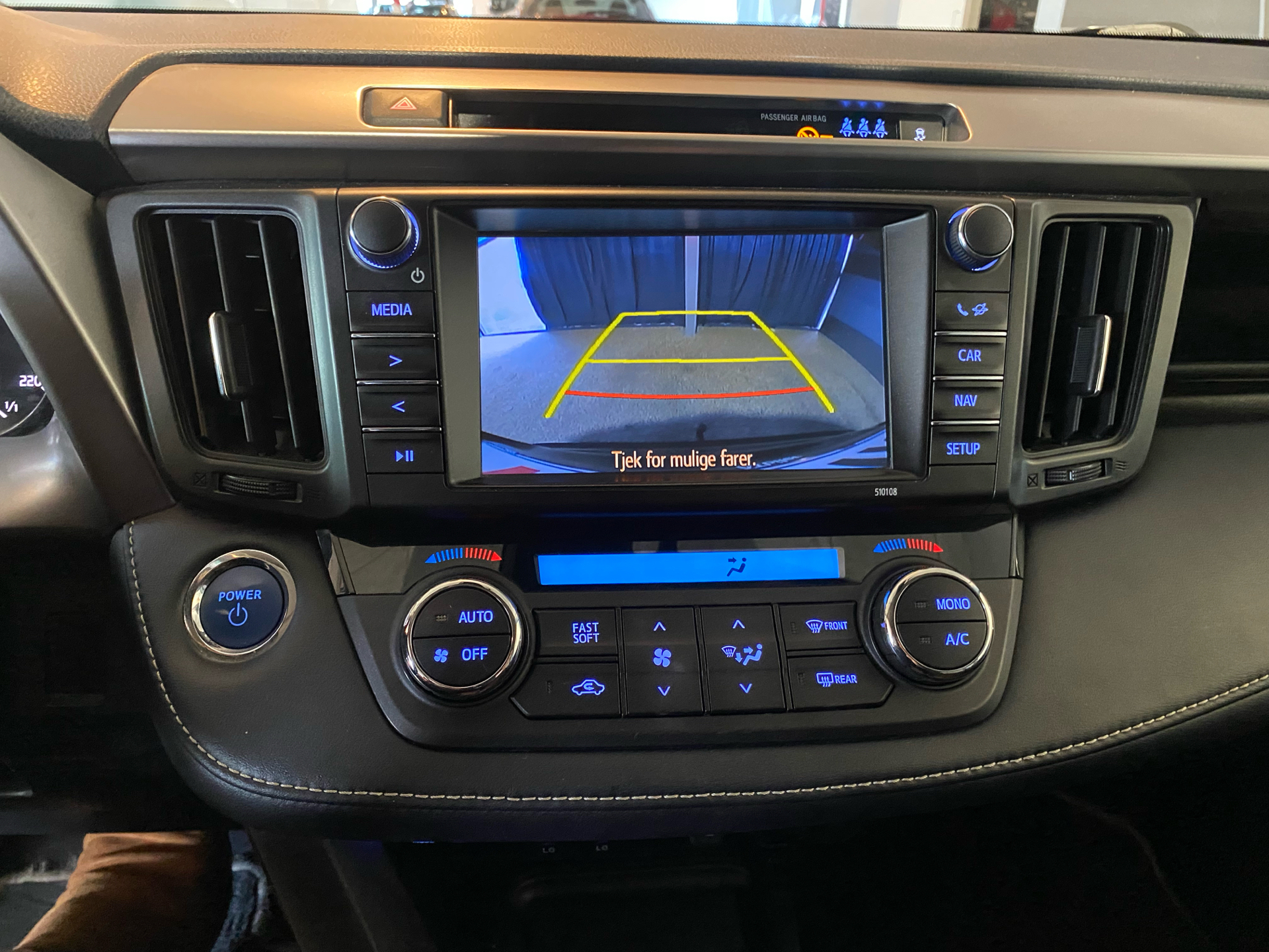 Sort Toyota RAV4 fra 2016