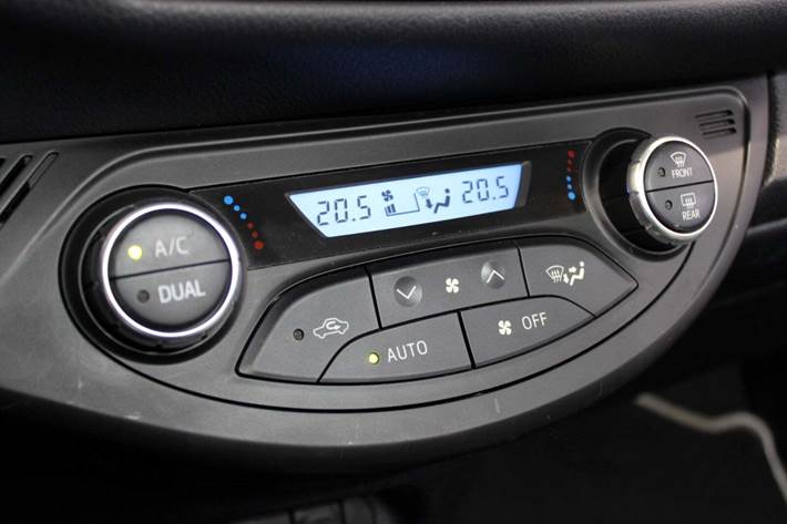 Hvid Toyota Yaris fra 2017