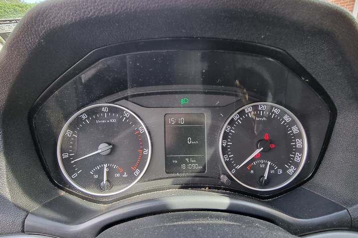 Grå Skoda Octavia fra 2011