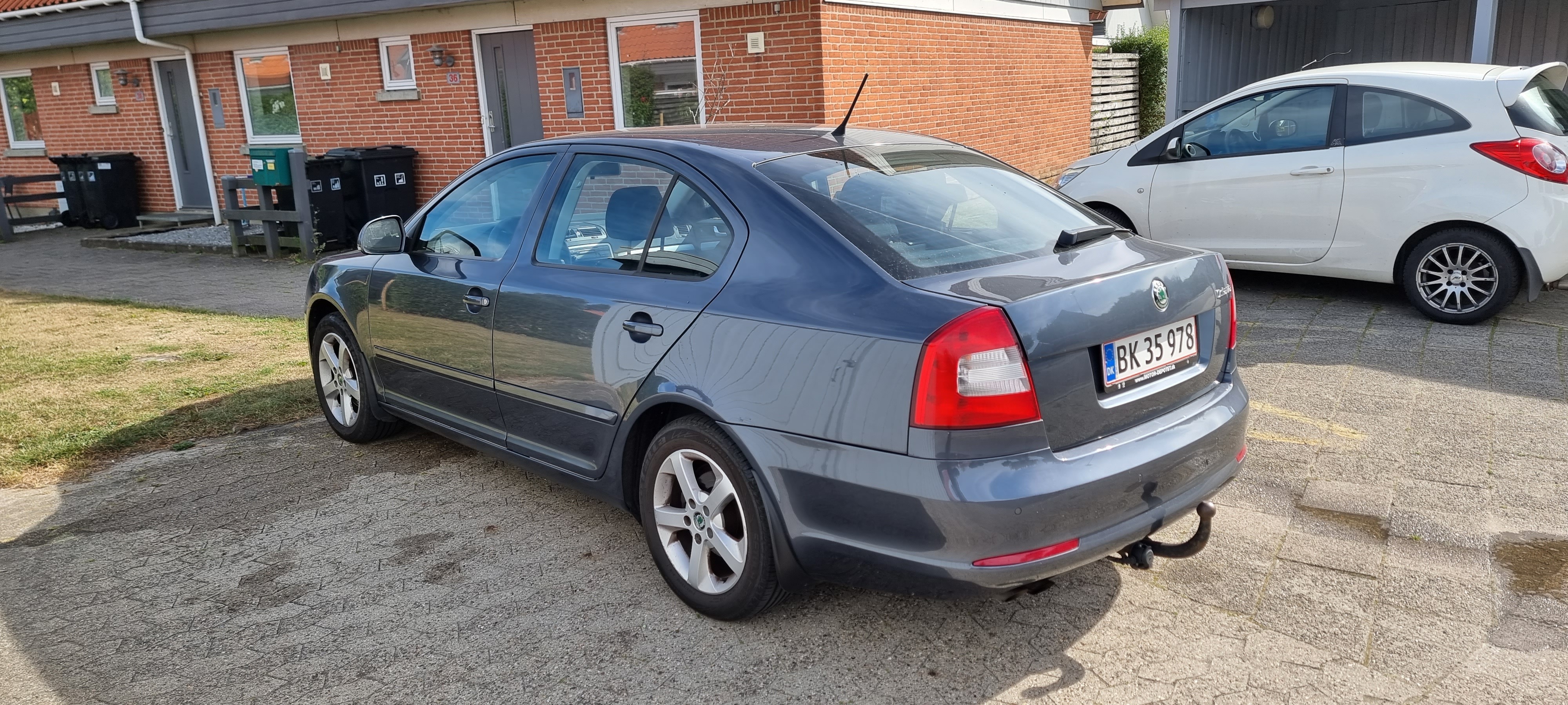 Grå Skoda Octavia fra 2011