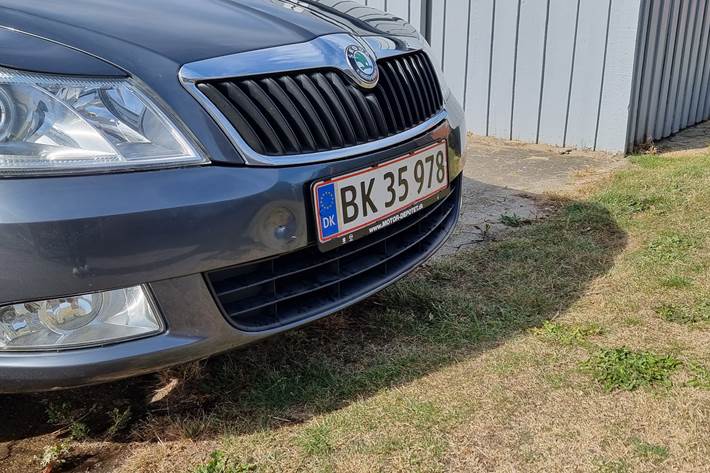 Grå Skoda Octavia fra 2011