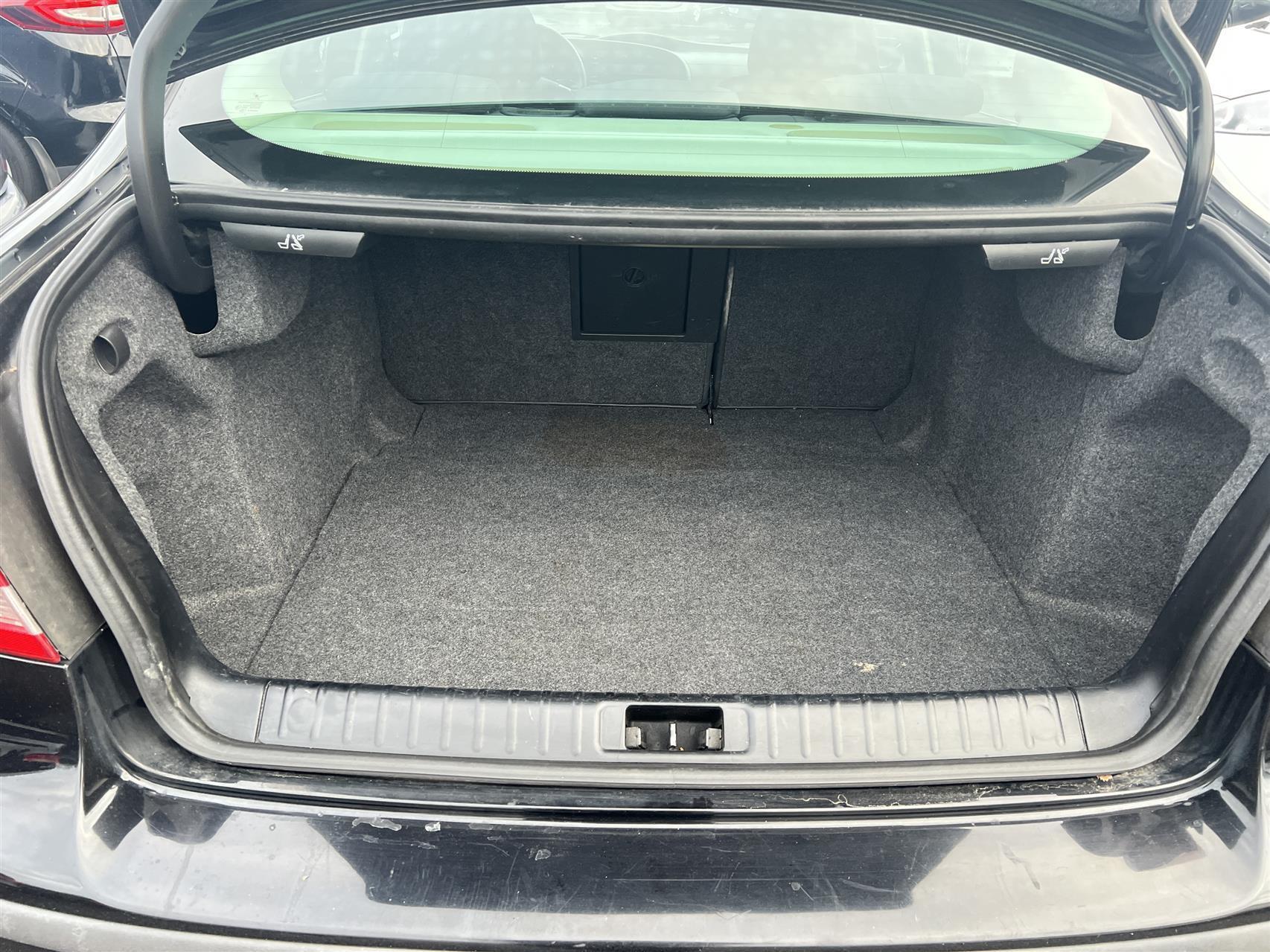 Sort Saab 9-3 fra 2004