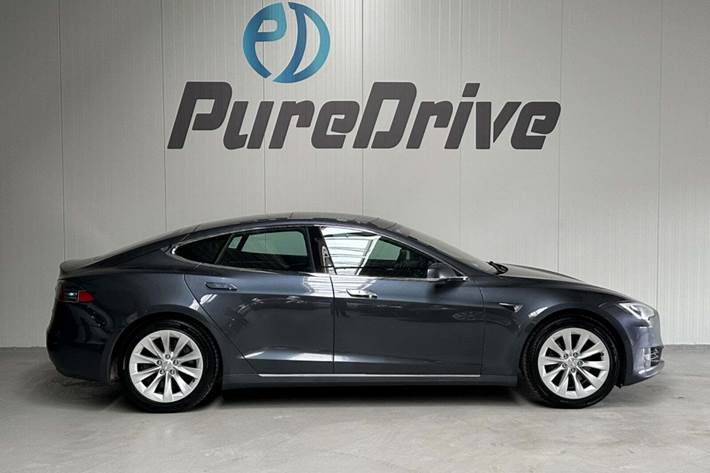 Grå Tesla Model S fra 2017