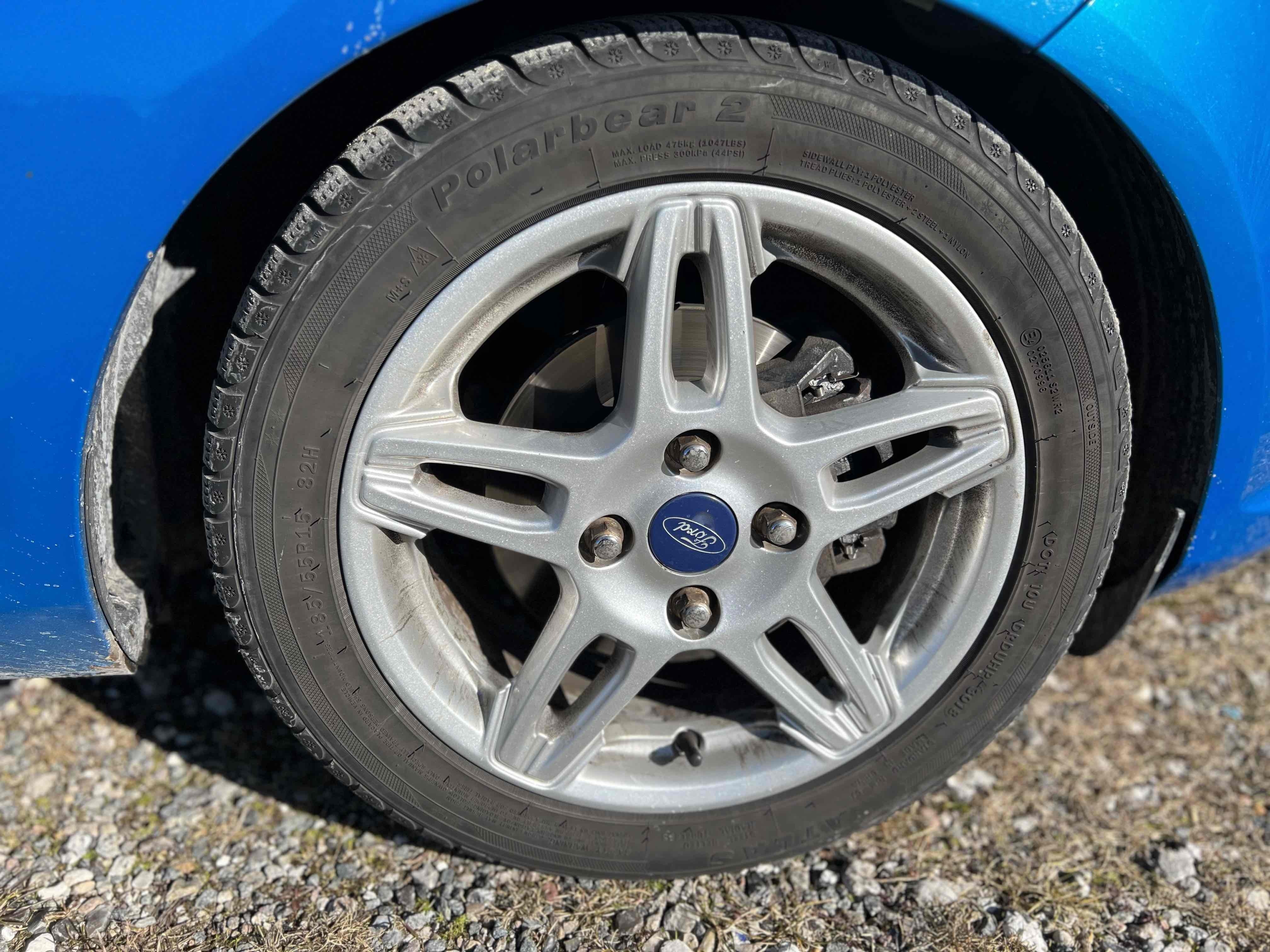 Blå Ford Fiesta fra 2013