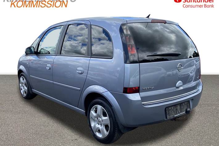 Blå Opel Meriva fra 2009