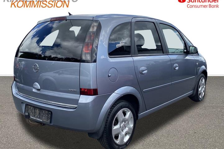 Blå Opel Meriva fra 2009