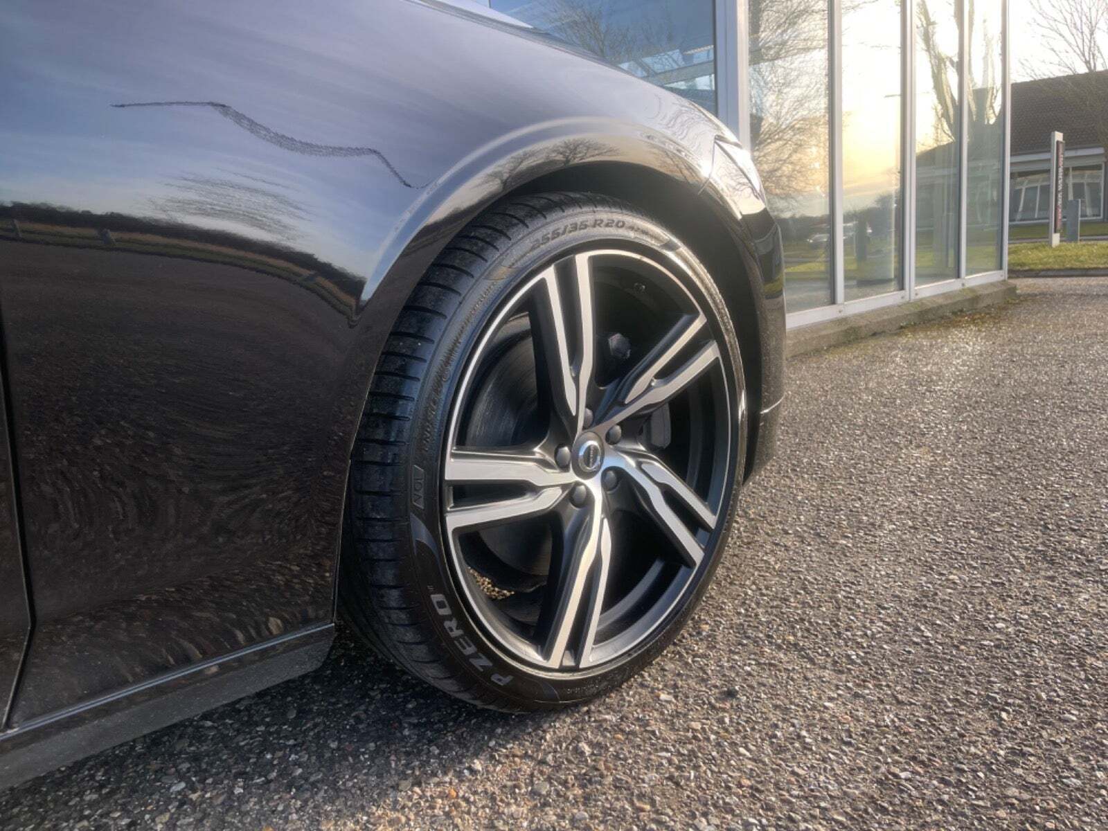 Grå Volvo V90 fra 2018