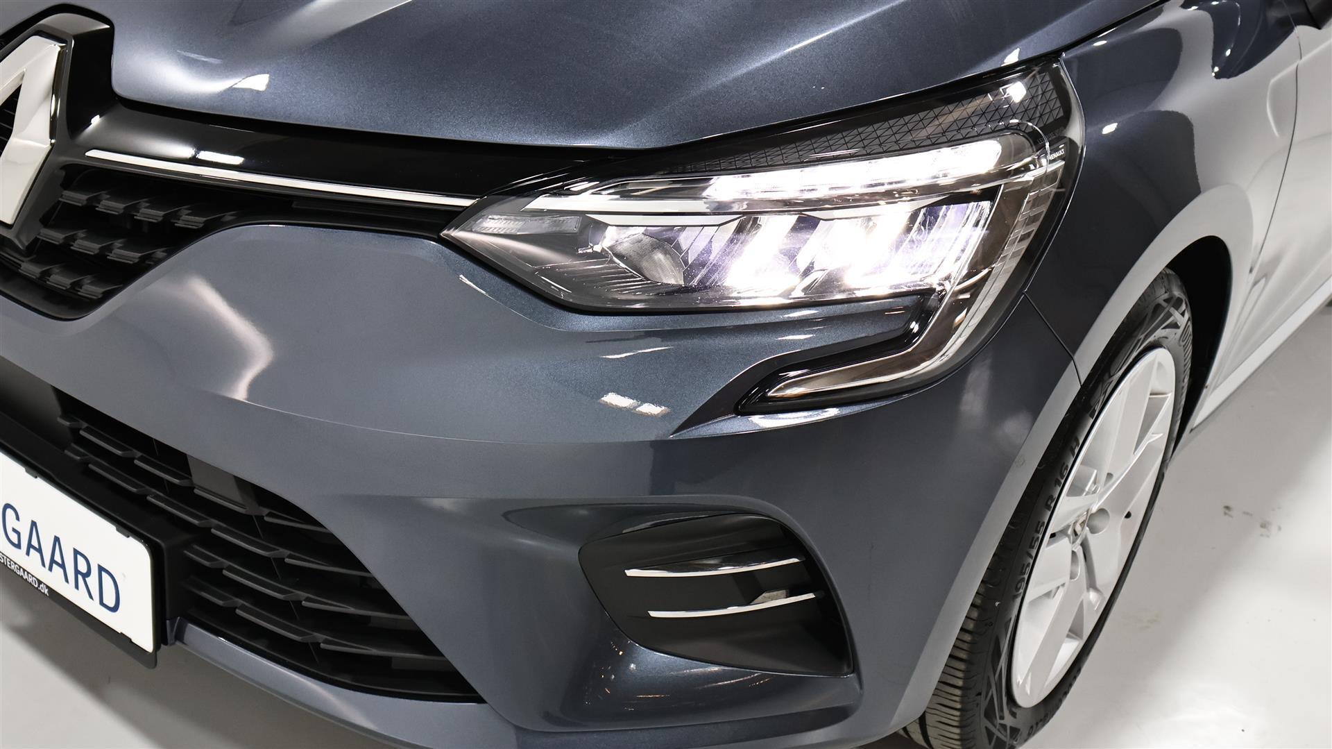Grå Renault Clio fra 2022