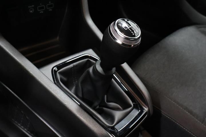 Grå Renault Clio fra 2022