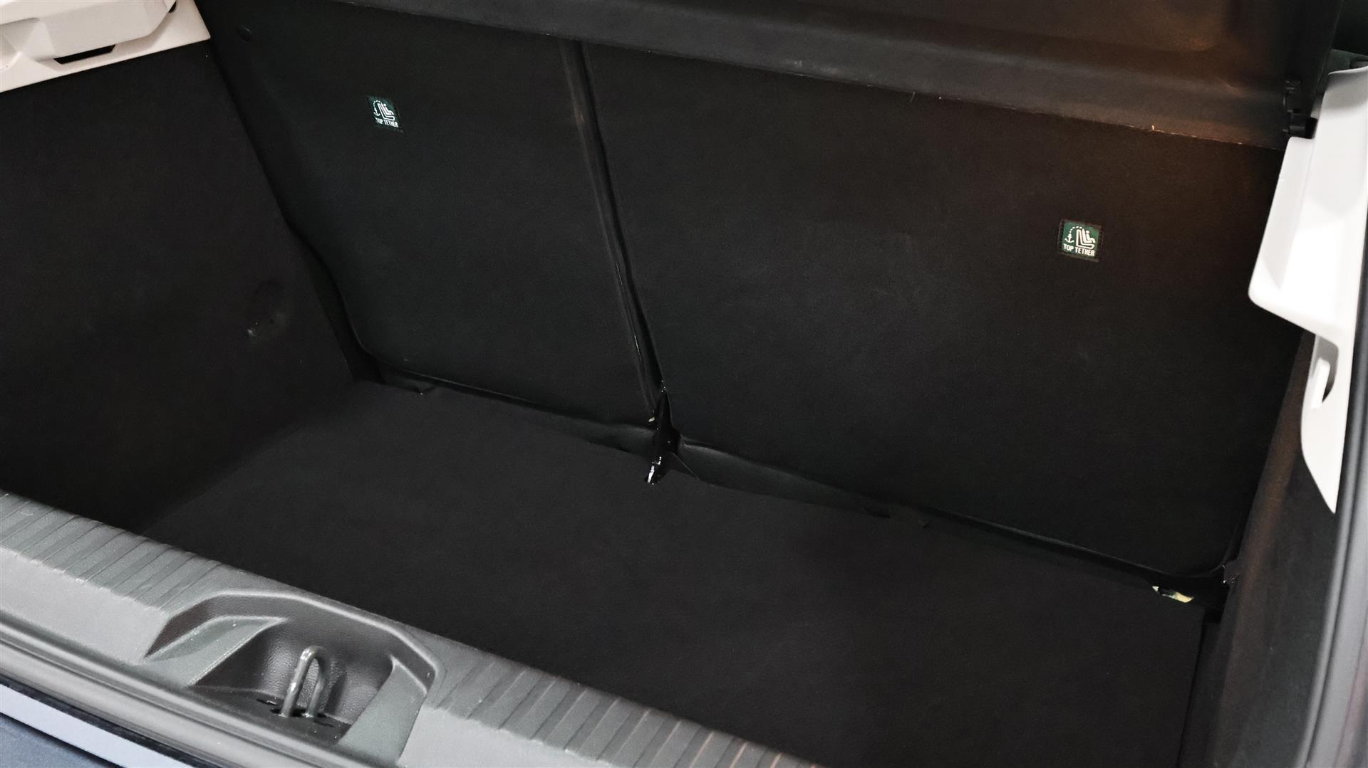 Grå Renault Clio fra 2022