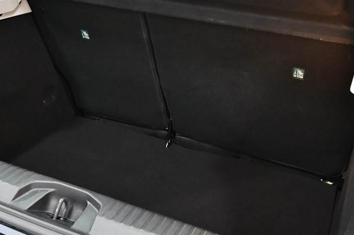 Grå Renault Clio fra 2022