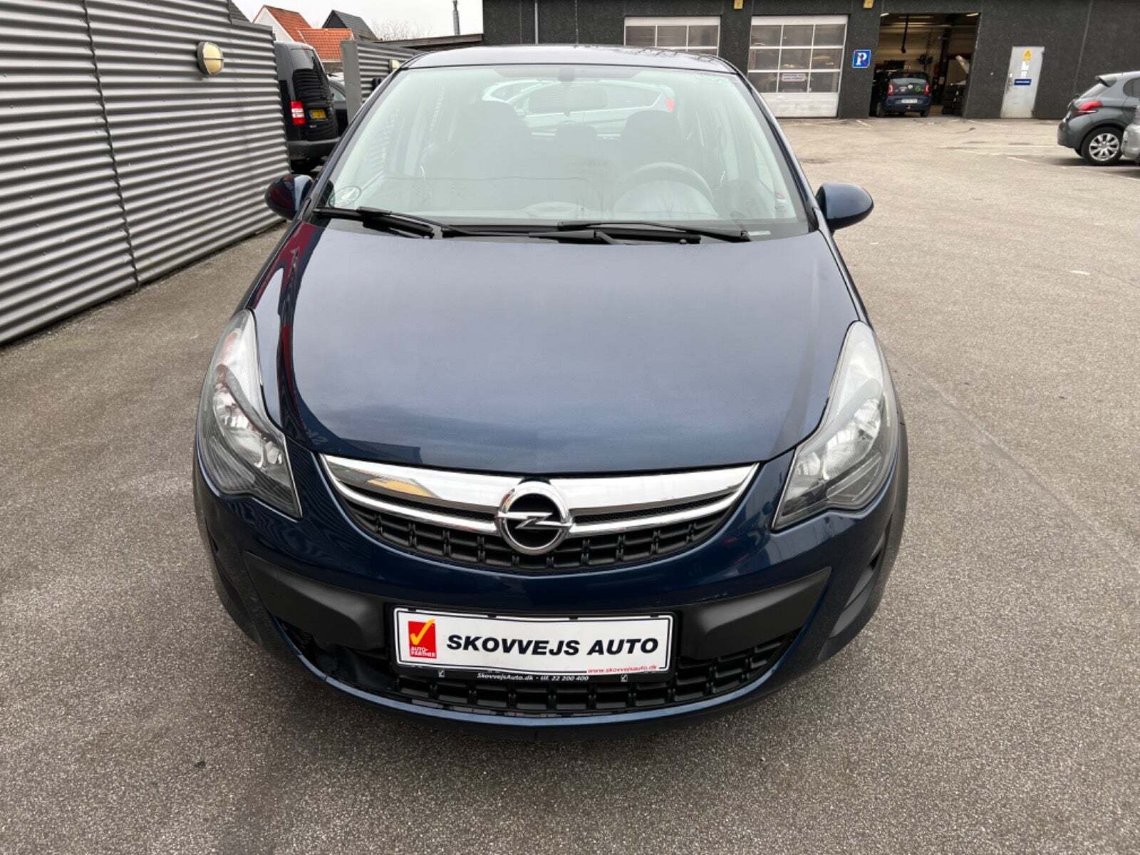 Blå Opel Corsa fra 2014