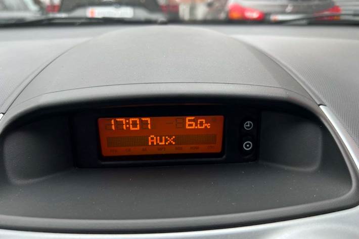 Blå Opel Corsa fra 2014