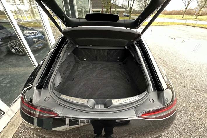 Grå Mercedes AMG GT 63 S fra 2019