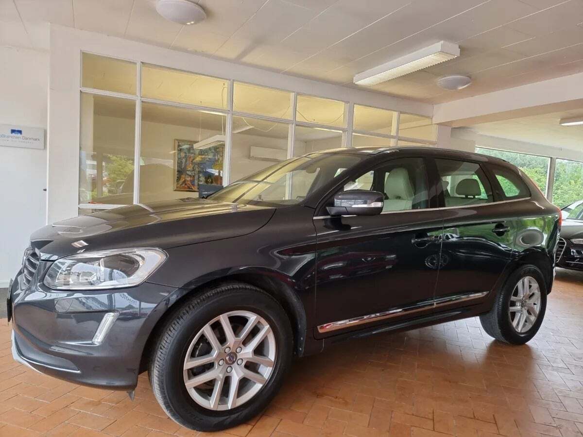 Grå Volvo XC60 fra 2017