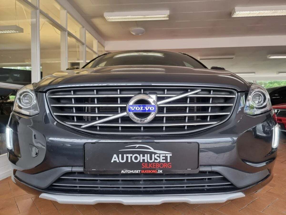 Grå Volvo XC60 fra 2017
