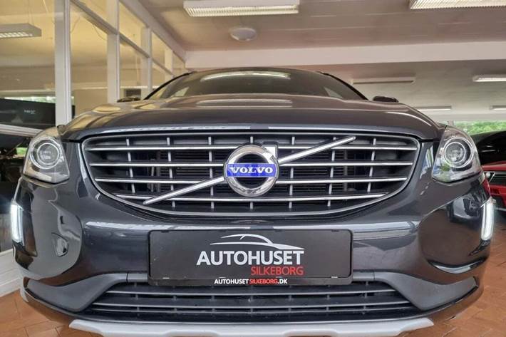 Grå Volvo XC60 fra 2017