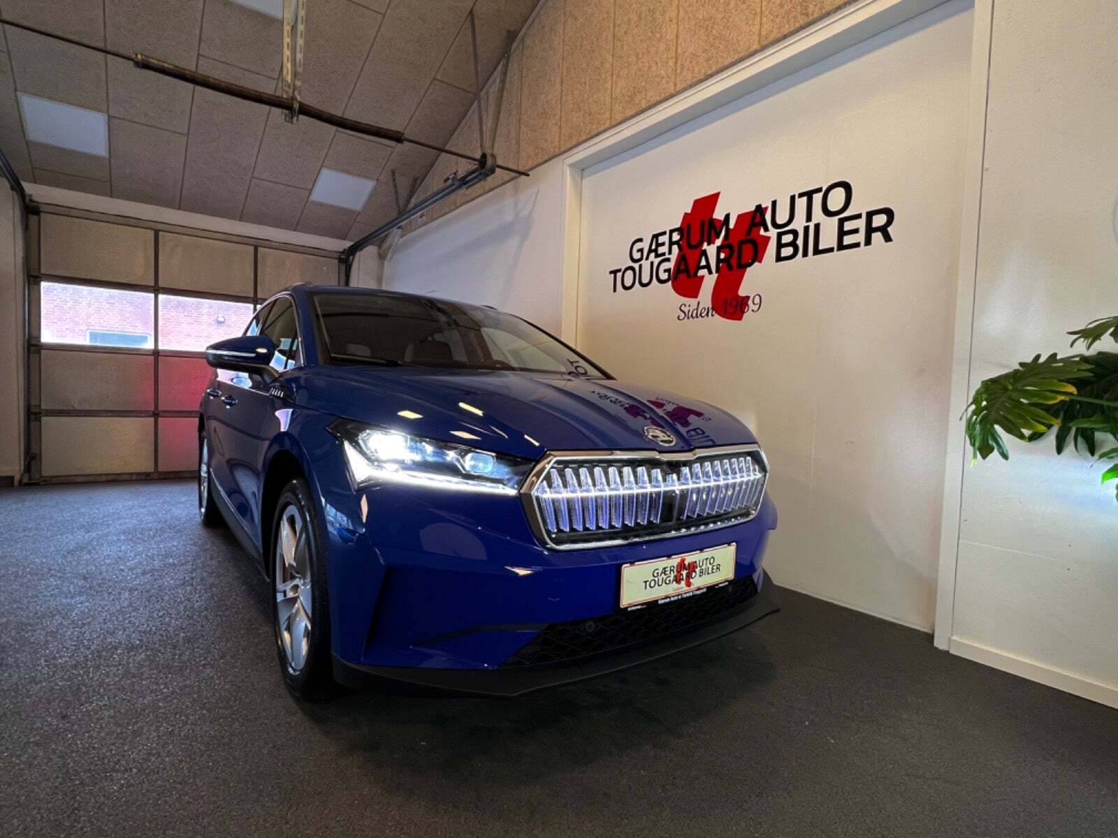 Blå Skoda Enyaq fra 2022