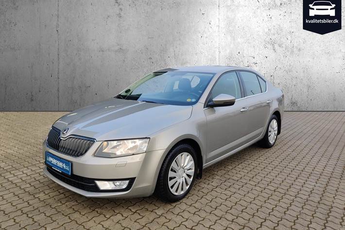 Beige Skoda Octavia fra 2013