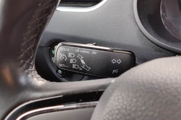 Beige Skoda Octavia fra 2013