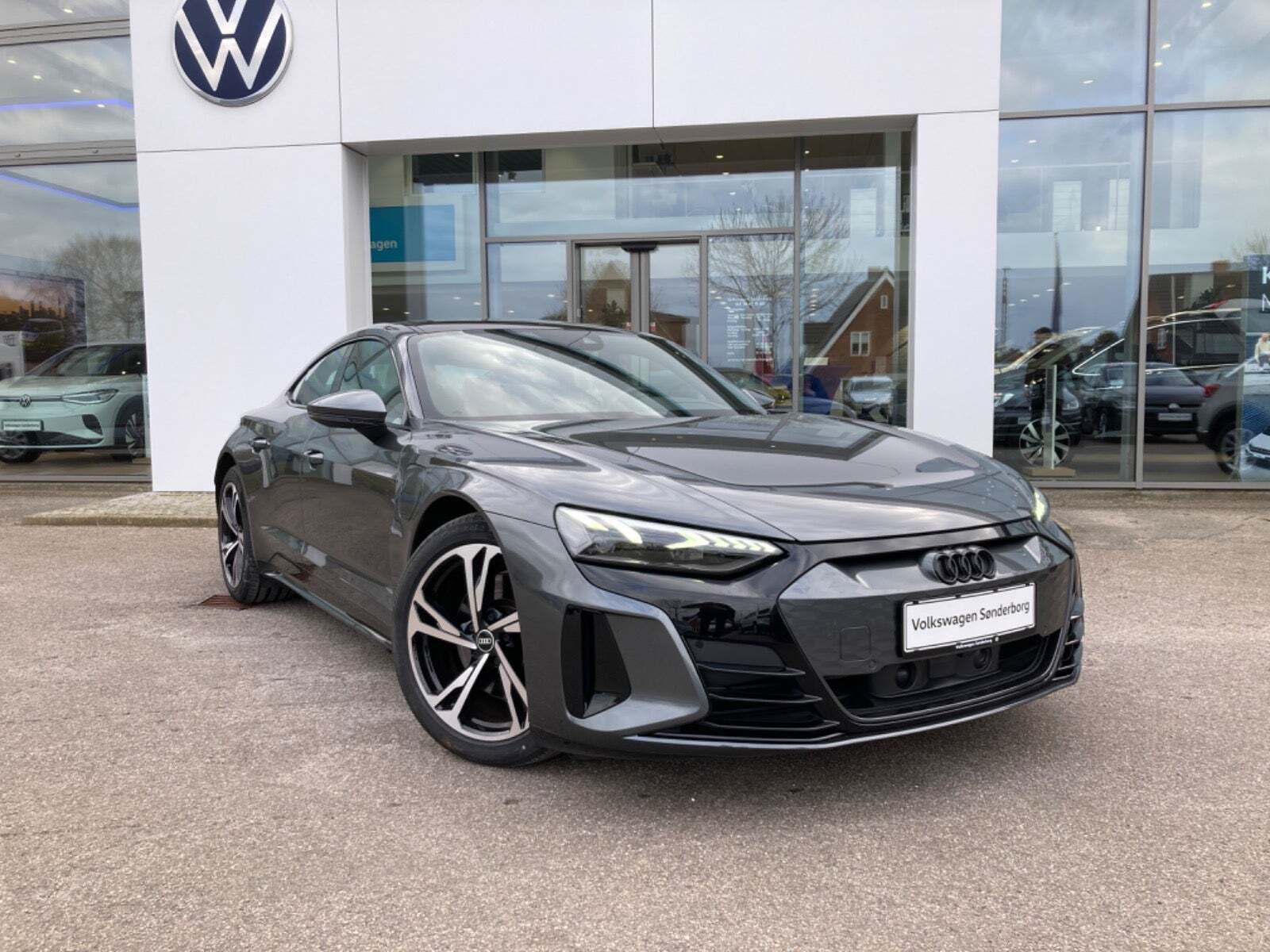 Grå Audi e-tron GT fra 2022