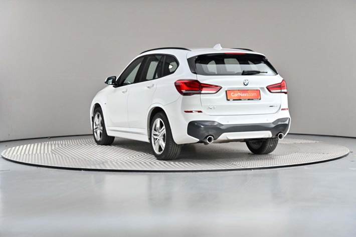 Hvid BMW X1 fra 2020